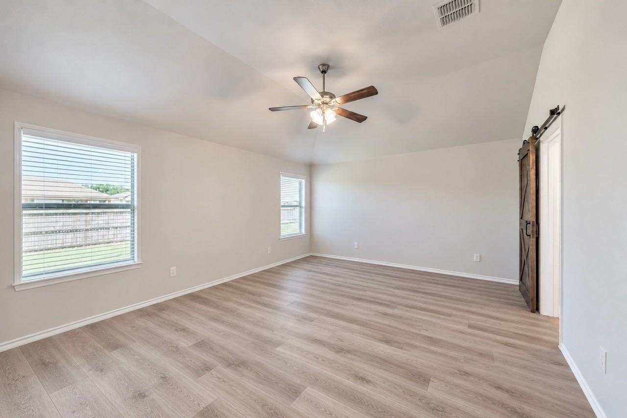 2532 Silver Fox Trl - Photo 5 of 12