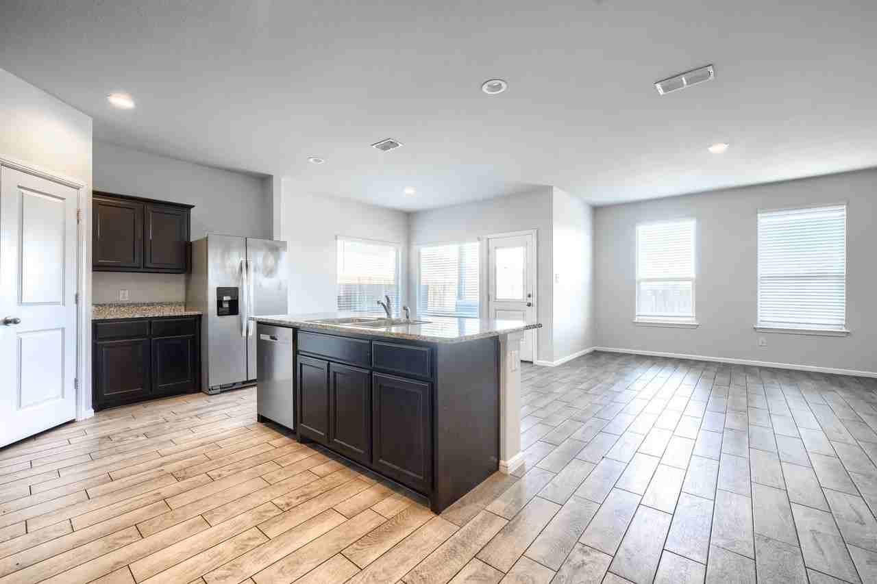 8620 Willowsun Way - Photo 4 of 24
