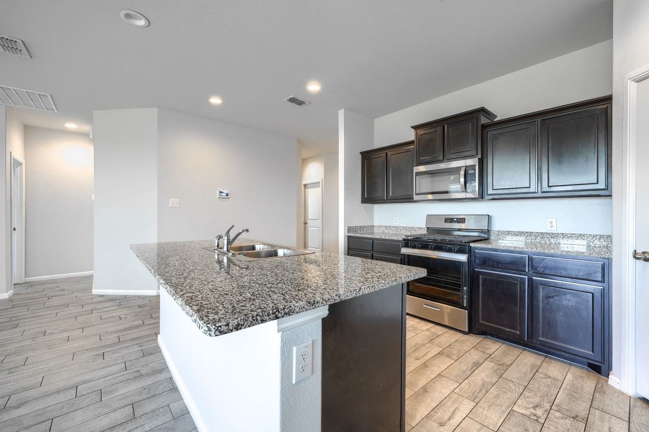 8620 Willowsun Way - Photo 7 of 24