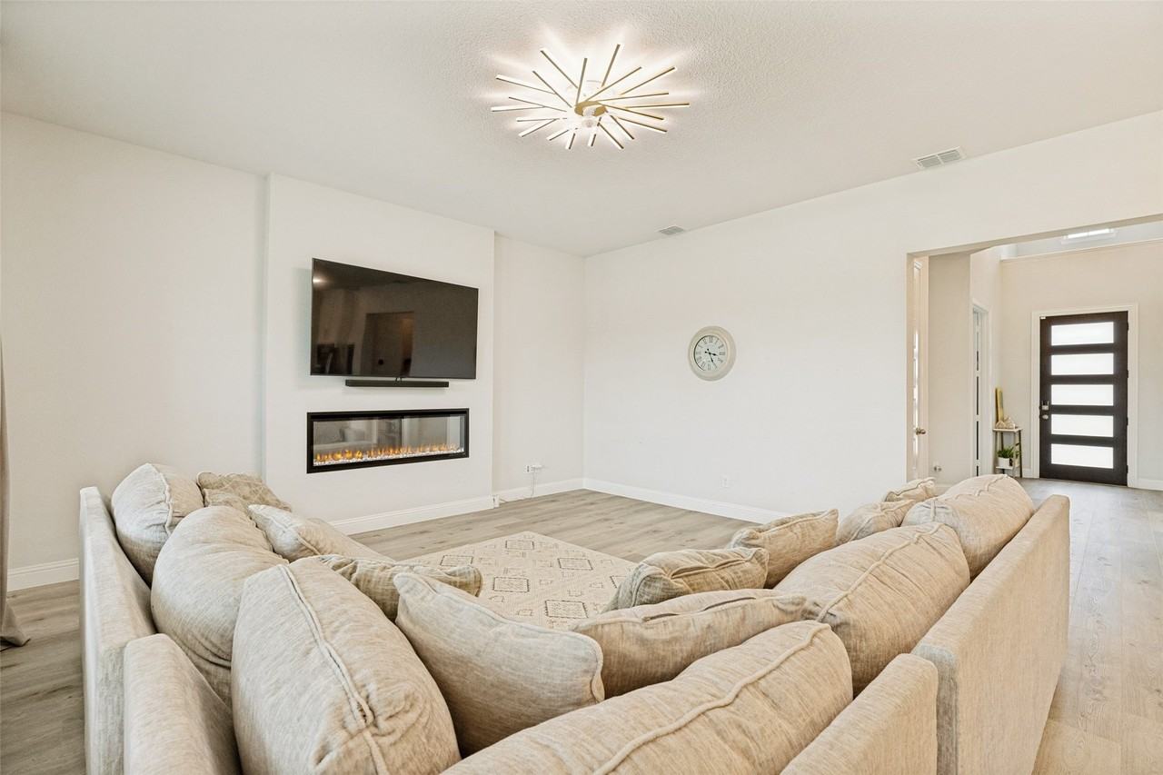 16931 Maple Bend Dr - Photo 6 of 30
