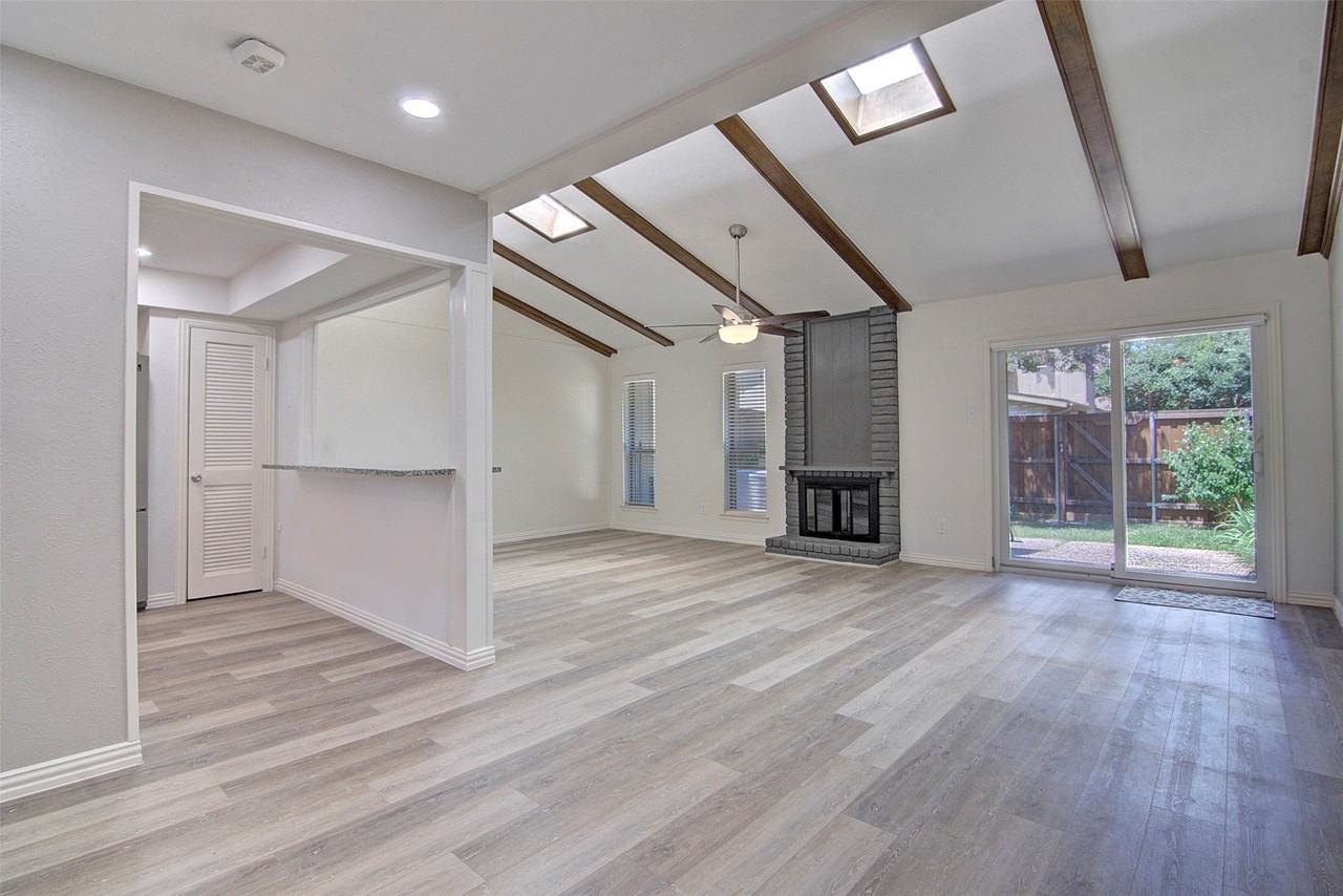 3121 Willowbrook Ct - Photo 3 of 37