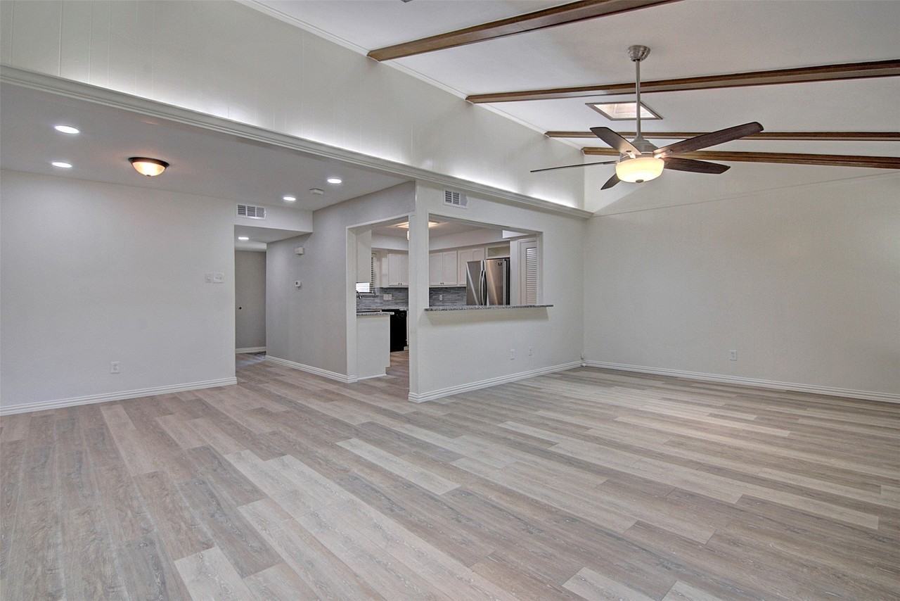 3121 Willowbrook Ct - Photo 4 of 37