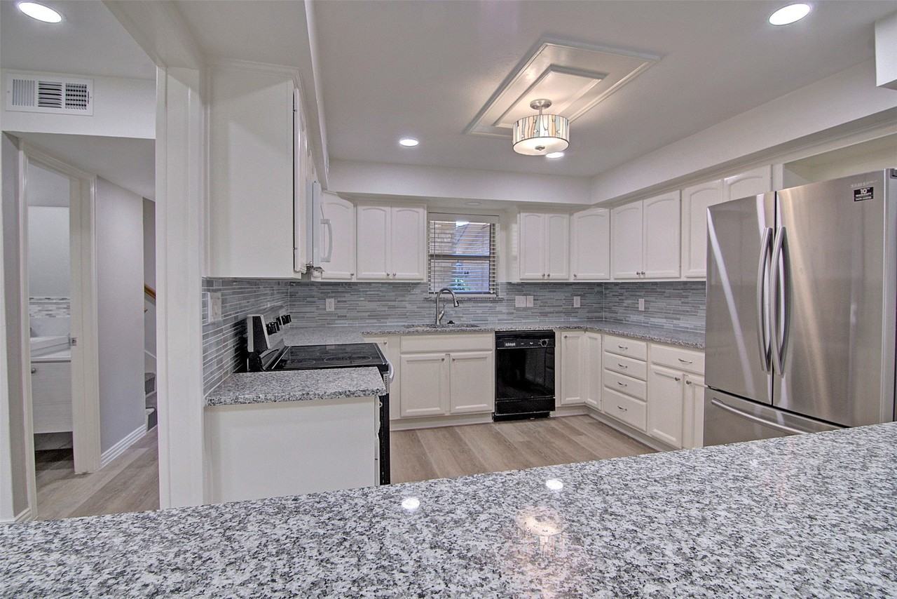 3121 Willowbrook Ct - Photo 7 of 37