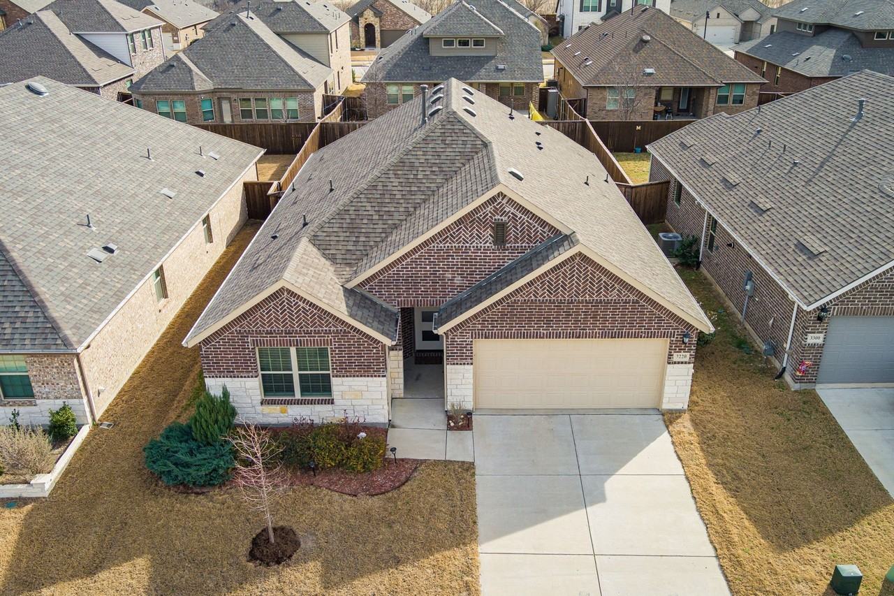 3220 Puffin Ln - Photo 2 of 31