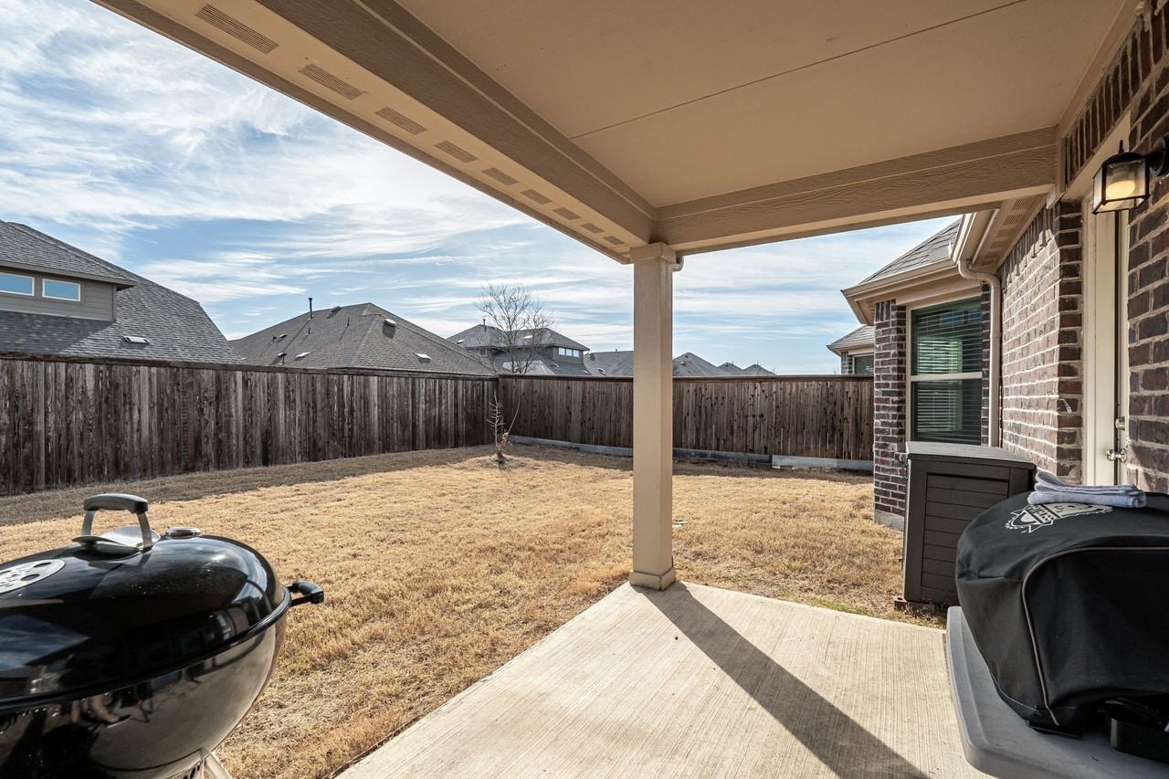 3220 Puffin Ln - Photo 6 of 31