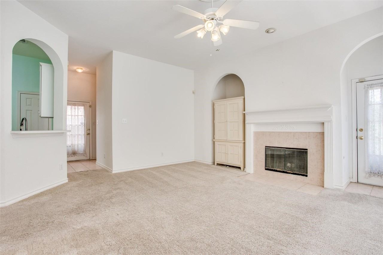 3021 Sawtooth Dr - Photo 4 of 19