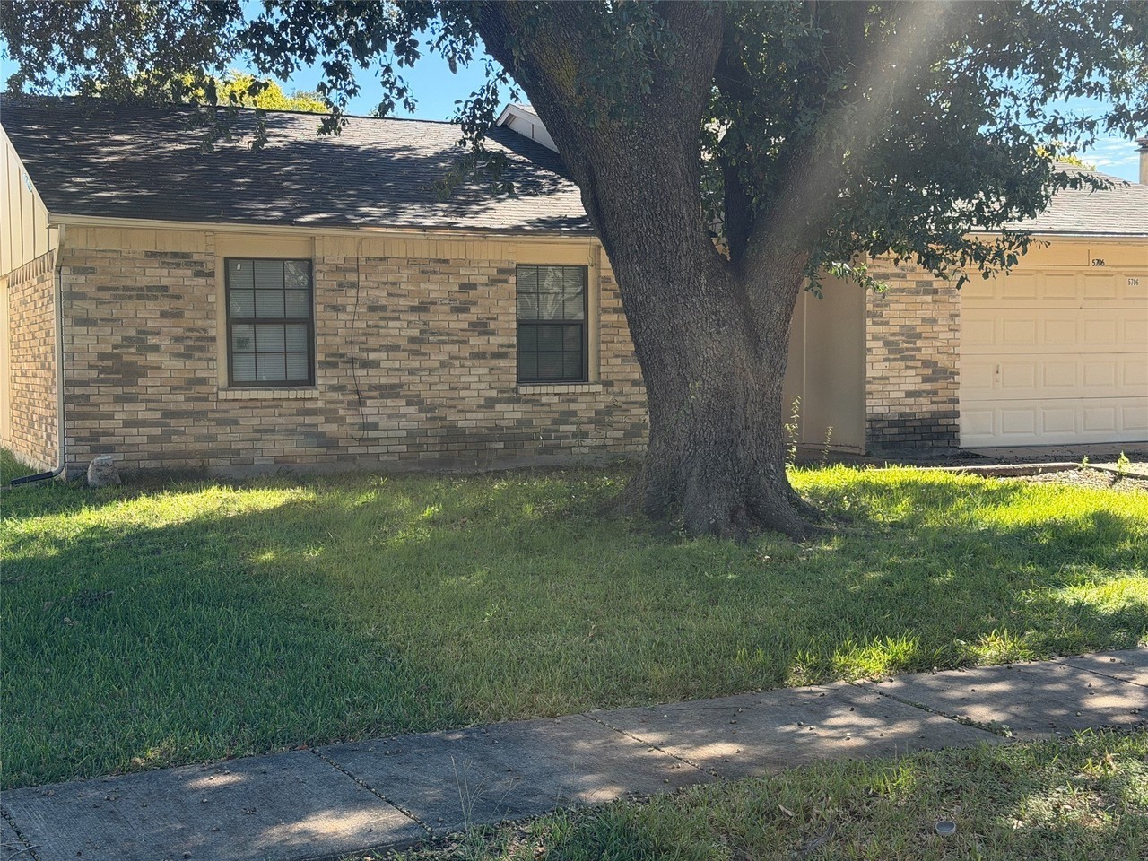 5706 Briarcrest Dr - Photo 2 of 27