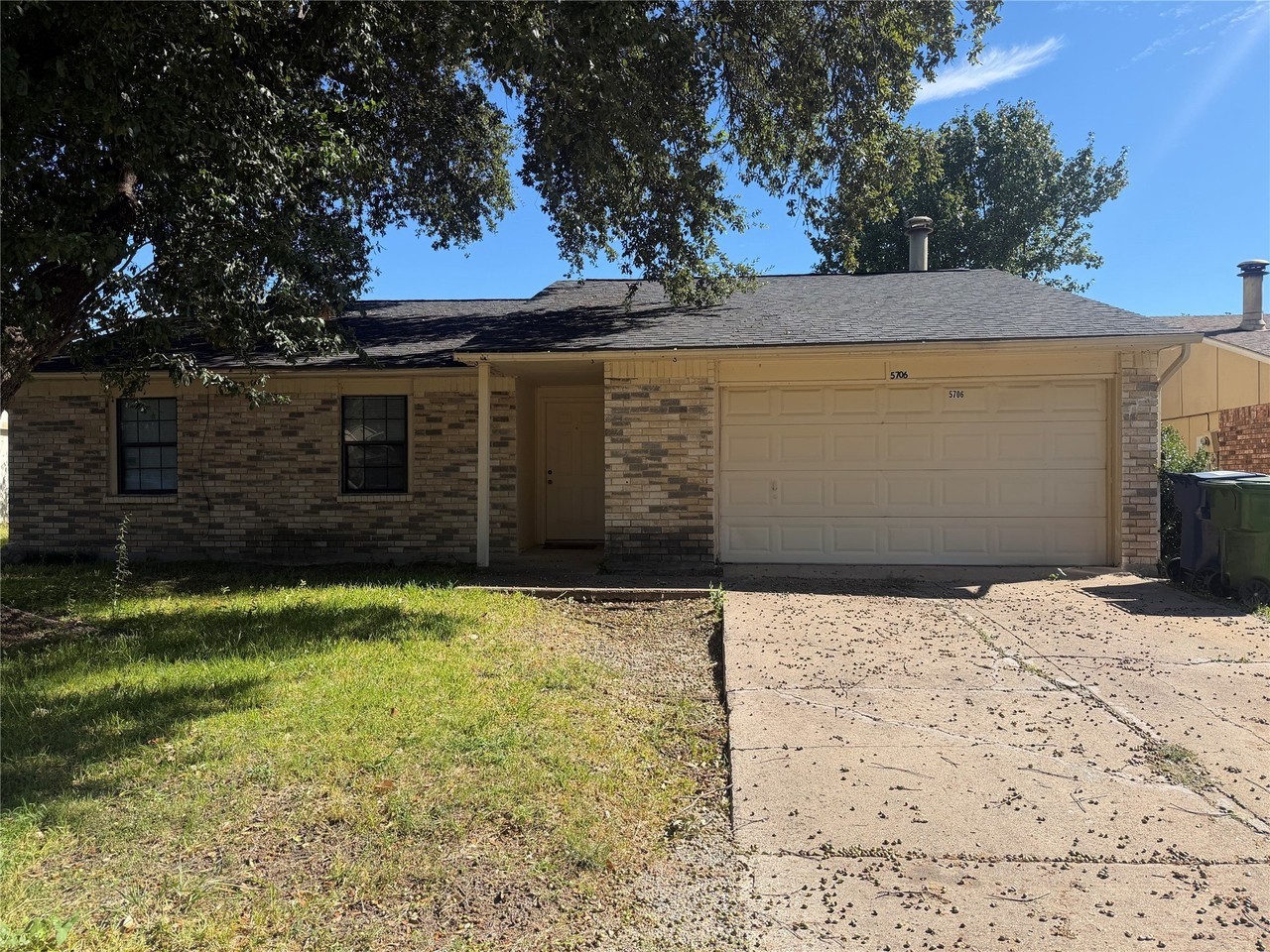 5706 Briarcrest Dr - Photo 4 of 27