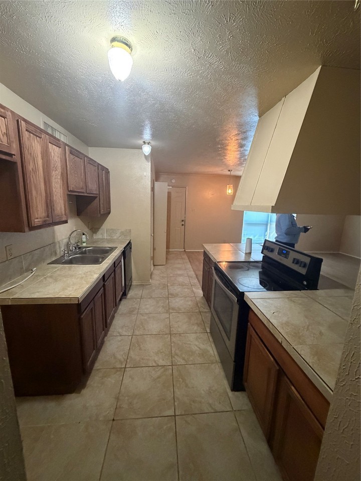 5706 Briarcrest Dr - Photo 7 of 27