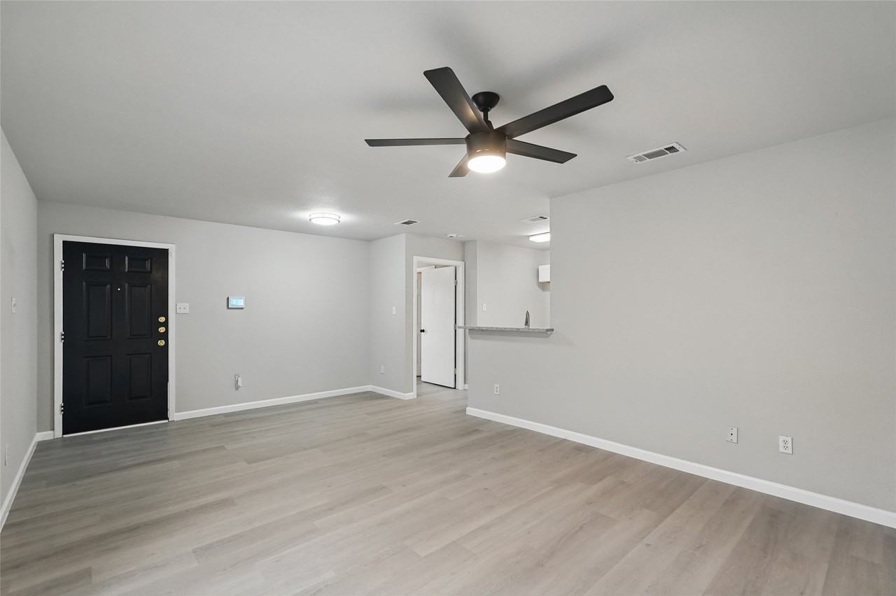 921 Potomac Dr - Photo 5 of 22