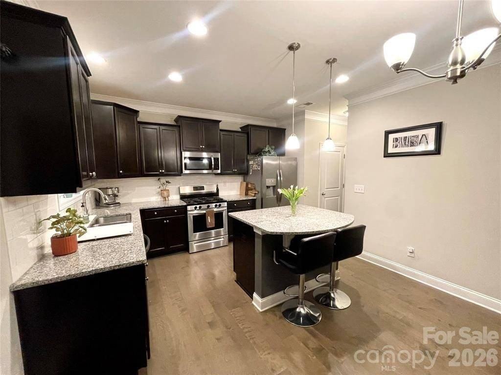 3943 Norman View Dr - Photo 2 of 10
