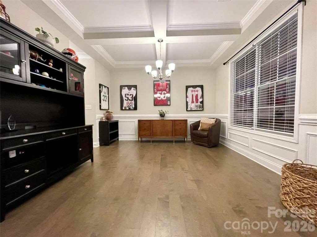 3943 Norman View Dr - Photo 3 of 10