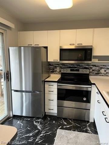 44700 Bayview Dr #44 - Photo 5 of 23