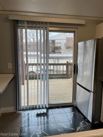 44700 Bayview Dr #44 - Photo 7 of 23
