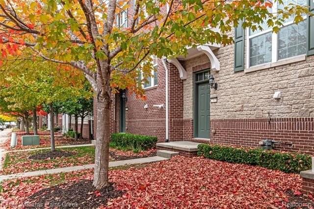 27848 Hopkins Dr - Photo 4 of 50