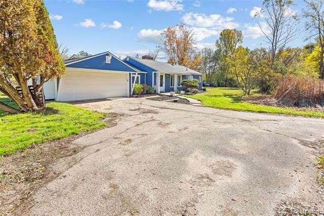 19750 Beck Rd - Photo 2 of 43