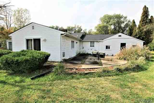 19750 Beck Rd - Photo 6 of 43