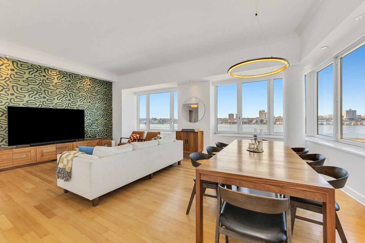 80 Riverside Blvd Apt 7c #7C - Photo 2 of 8