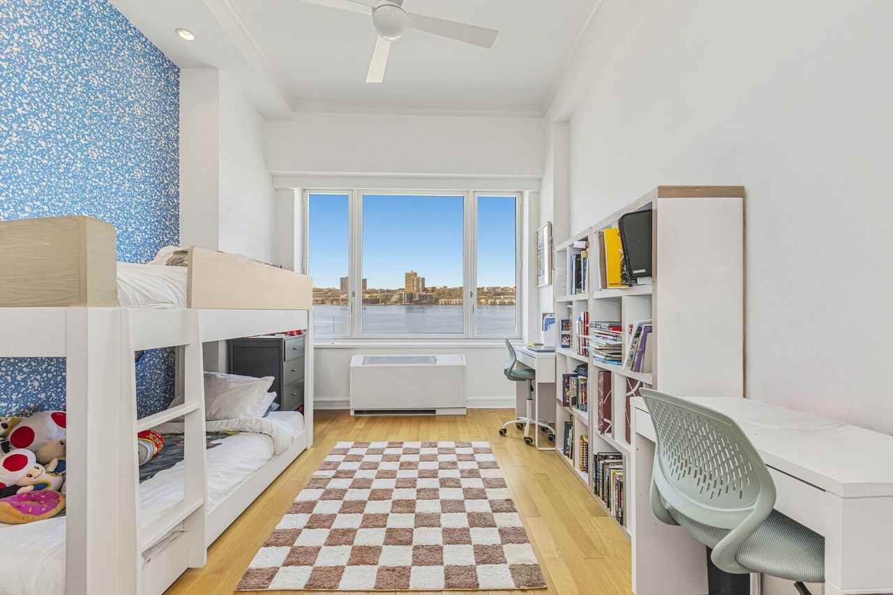 80 Riverside Blvd Apt 7c #7C - Photo 4 of 8