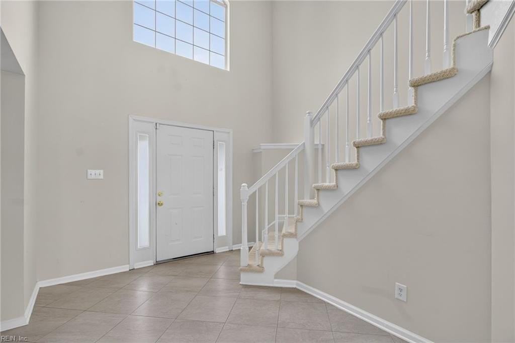 2533 Seven Kings Rd - Photo 3 of 39