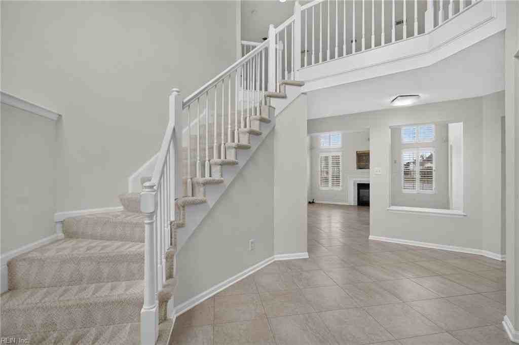 2533 Seven Kings Rd - Photo 4 of 39