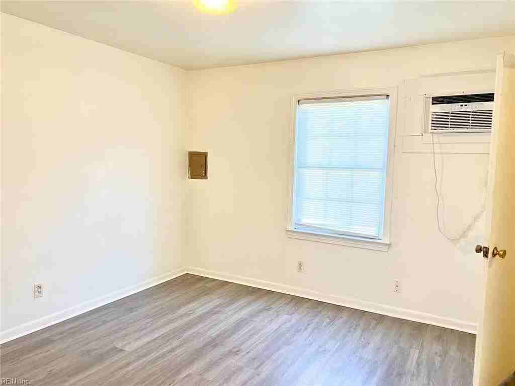 407 E Little Creek Rd - Photo 6 of 15