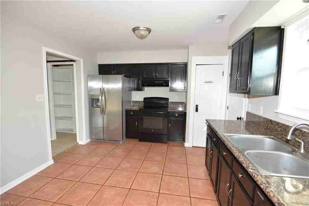1269 Brahms Dr - Photo 3 of 29