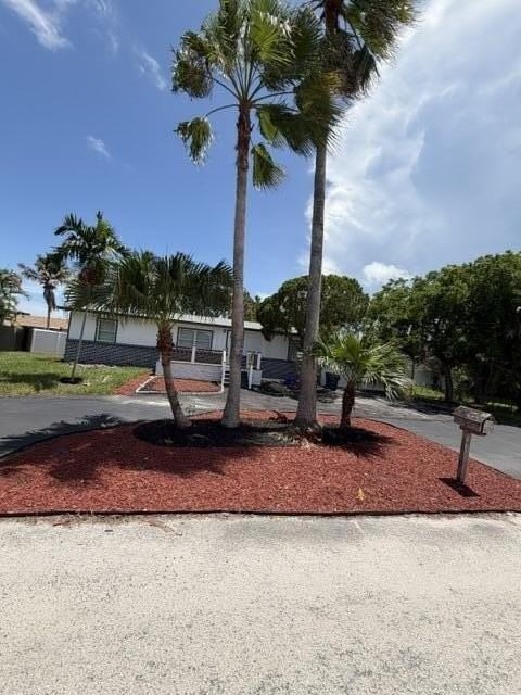 3040 Tropical Trl
