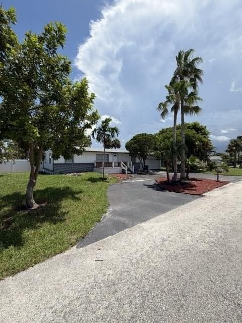 3040 Tropical Trl - Photo 2 of 15