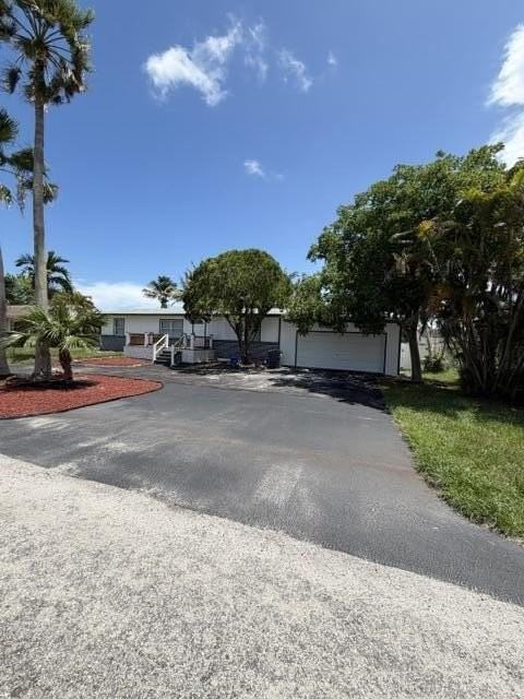 3040 Tropical Trl - Photo 3 of 15
