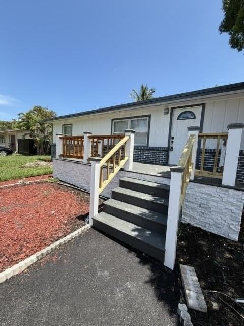 3040 Tropical Trl - Photo 4 of 15