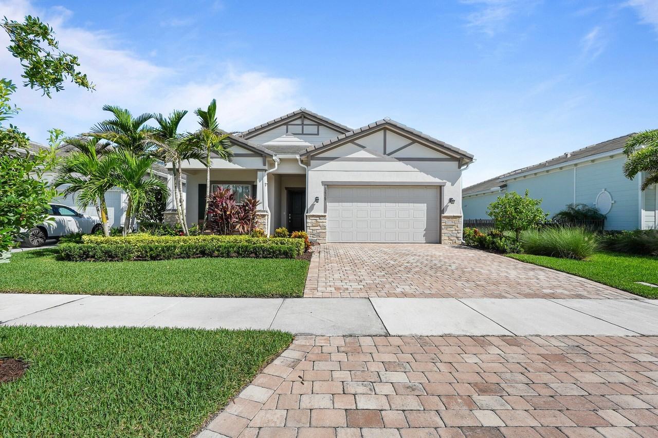 12529 Triumph Ln - Photo 2 of 50