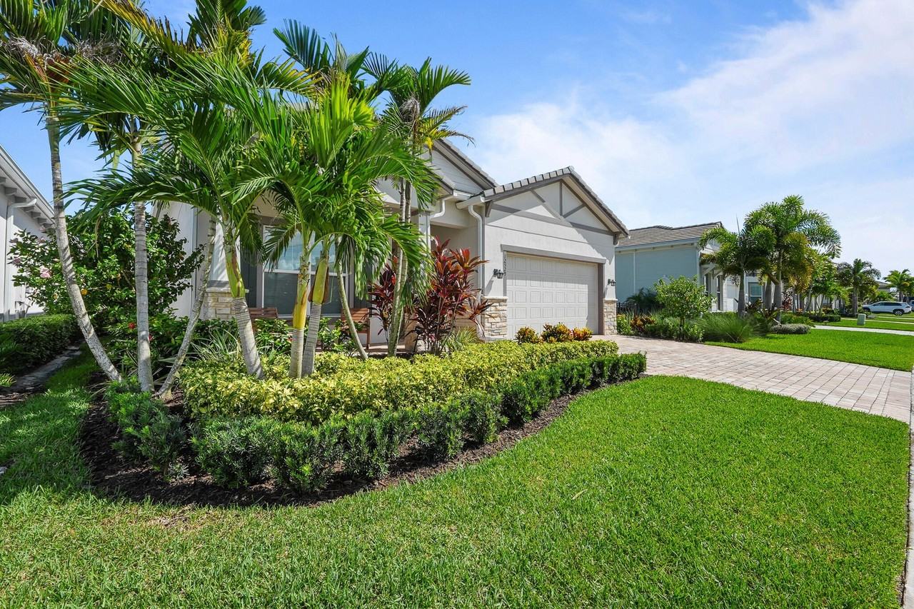 12529 Triumph Ln - Photo 4 of 50