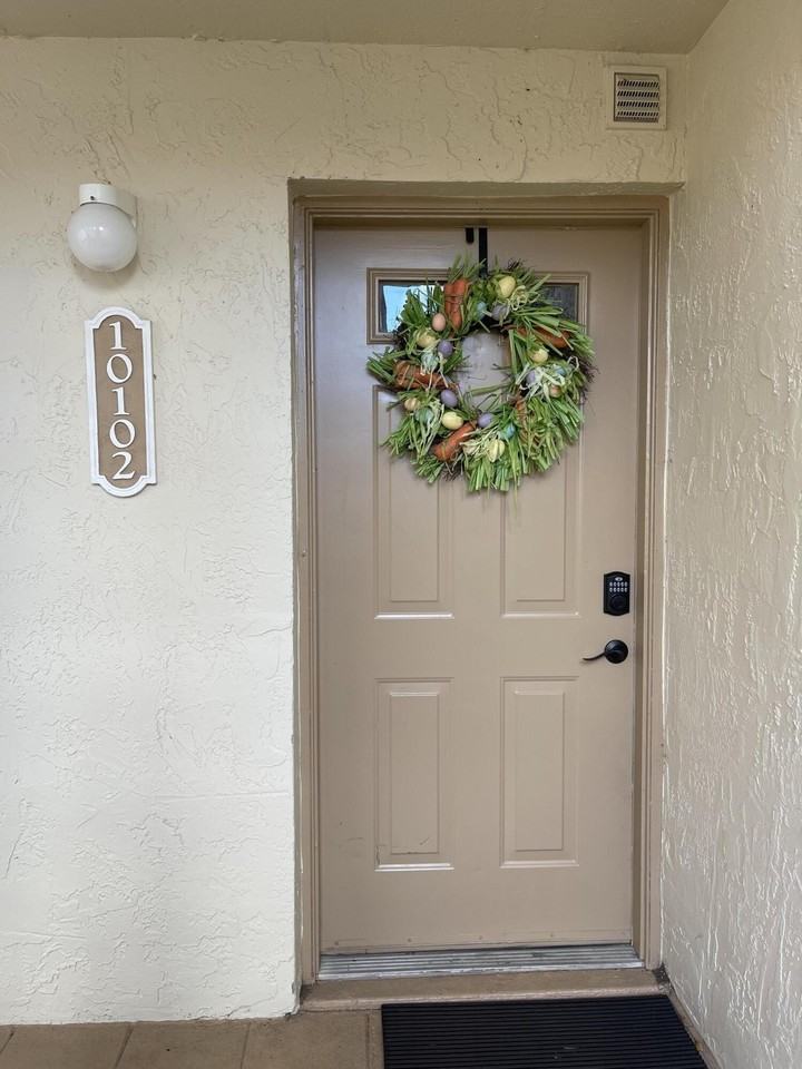10102 Glenmoor Dr - Photo 2 of 35