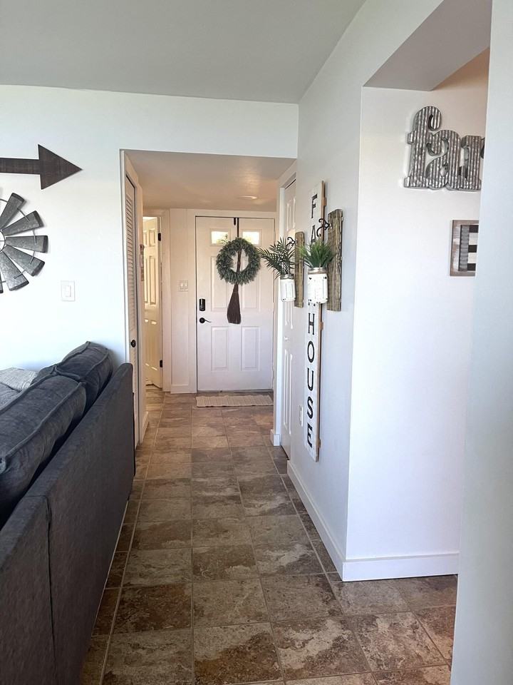 10102 Glenmoor Dr - Photo 3 of 35