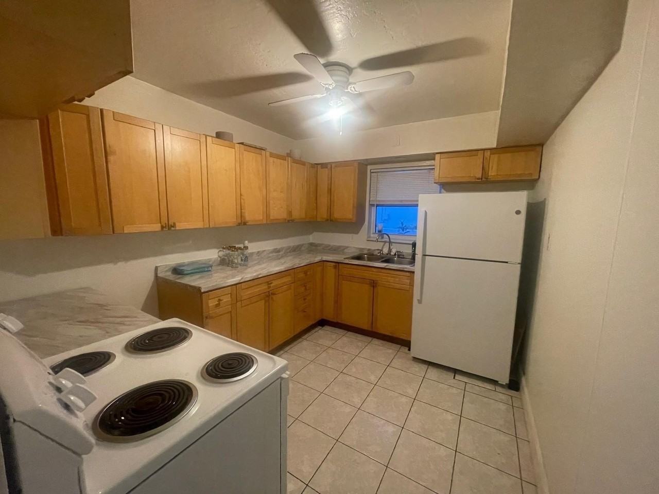 1727 Dewey St #1 - Photo 2 of 15