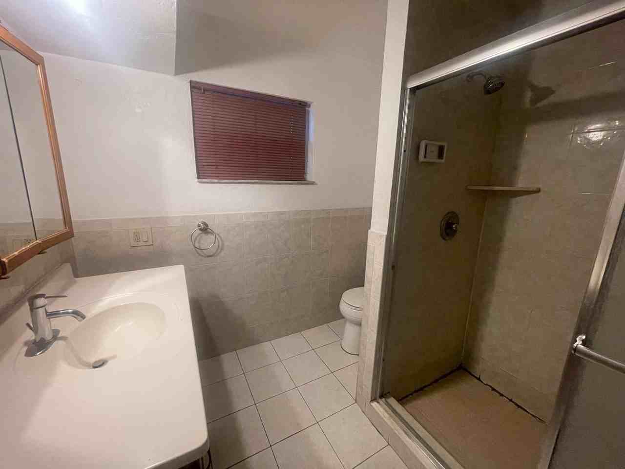 1727 Dewey St #1 - Photo 5 of 15