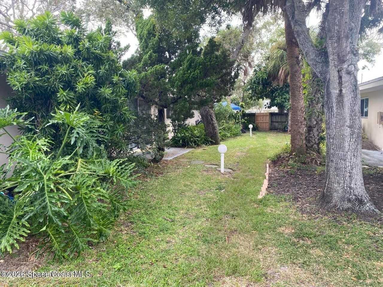 1552 Guava Ave #B - Photo 2 of 15