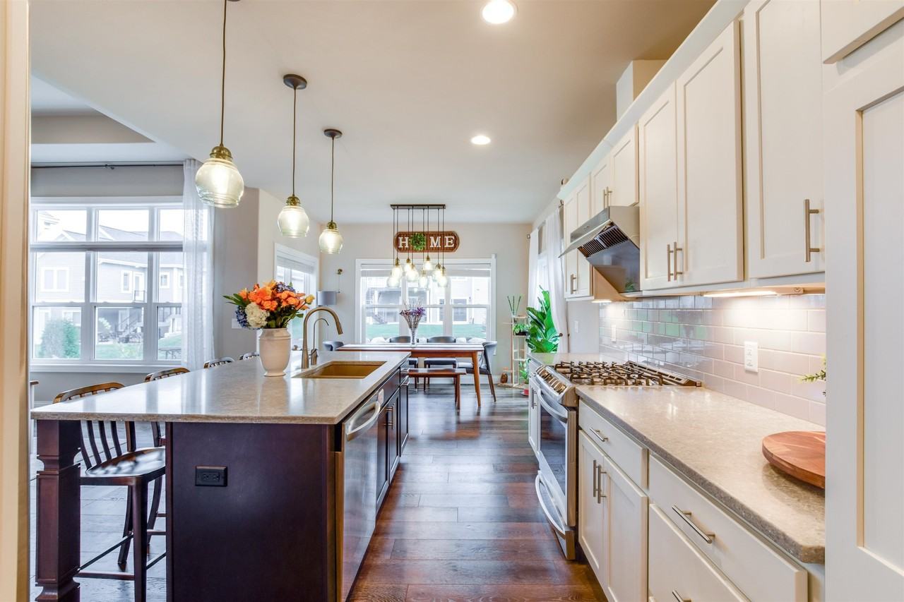 6586 Wolf Hollow Rd - Photo 2 of 44