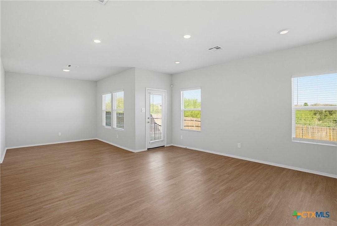 221 Calgary Ln - Photo 3 of 29