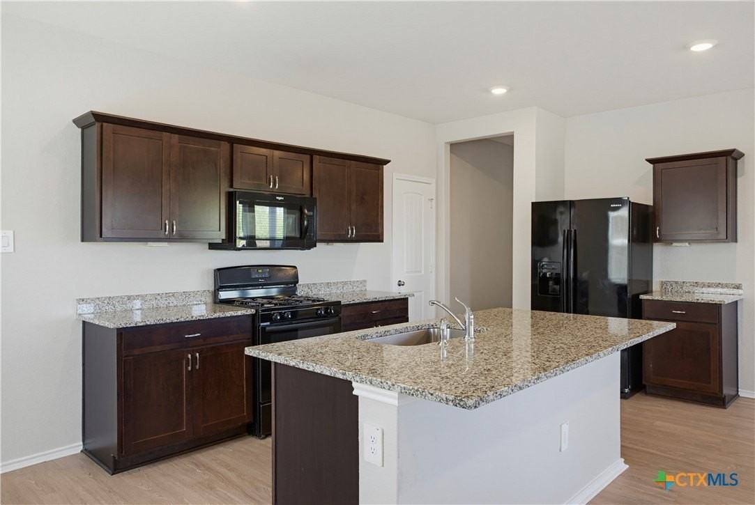 221 Calgary Ln - Photo 5 of 29