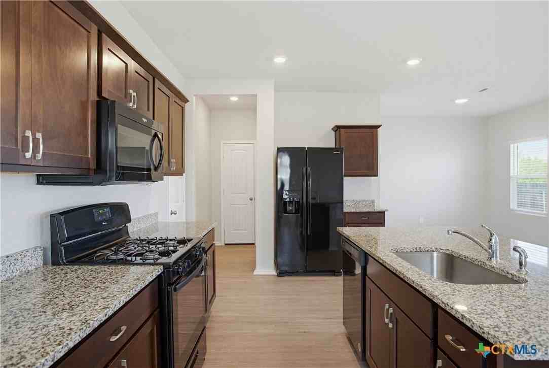 221 Calgary Ln - Photo 7 of 29