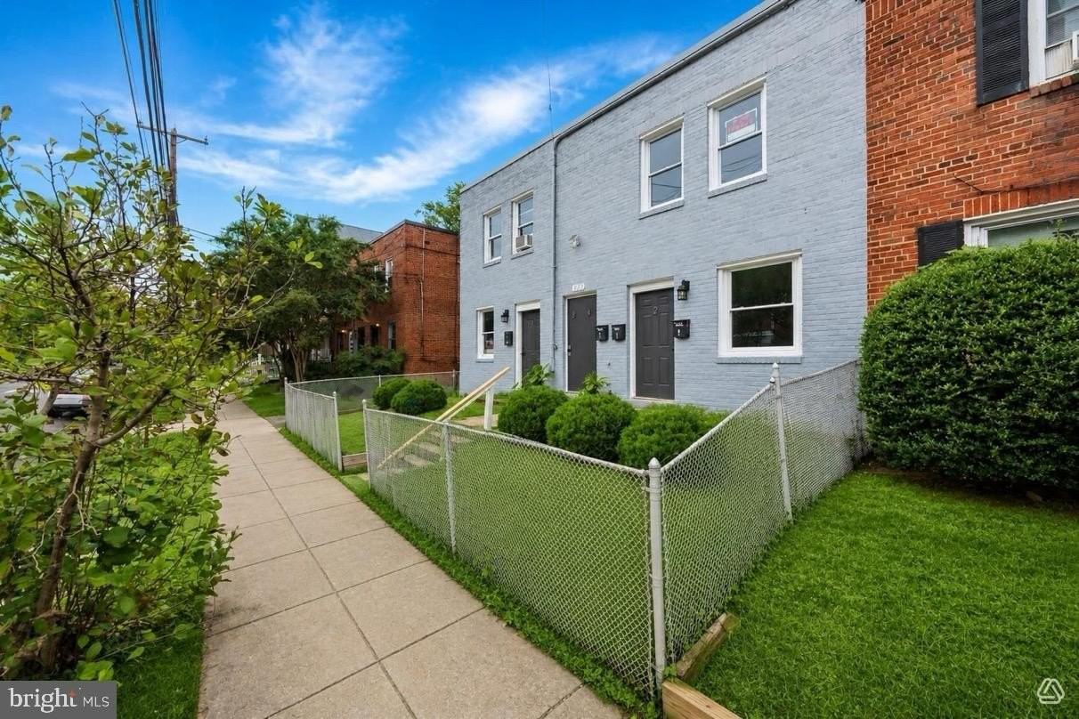 5433 C St Se #1