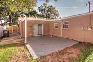 featured image of 707 Clayton St
