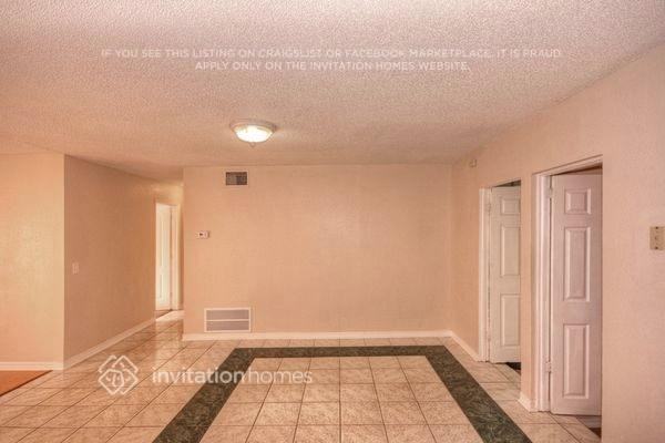 707 Clayton St - Photo 4 of 15