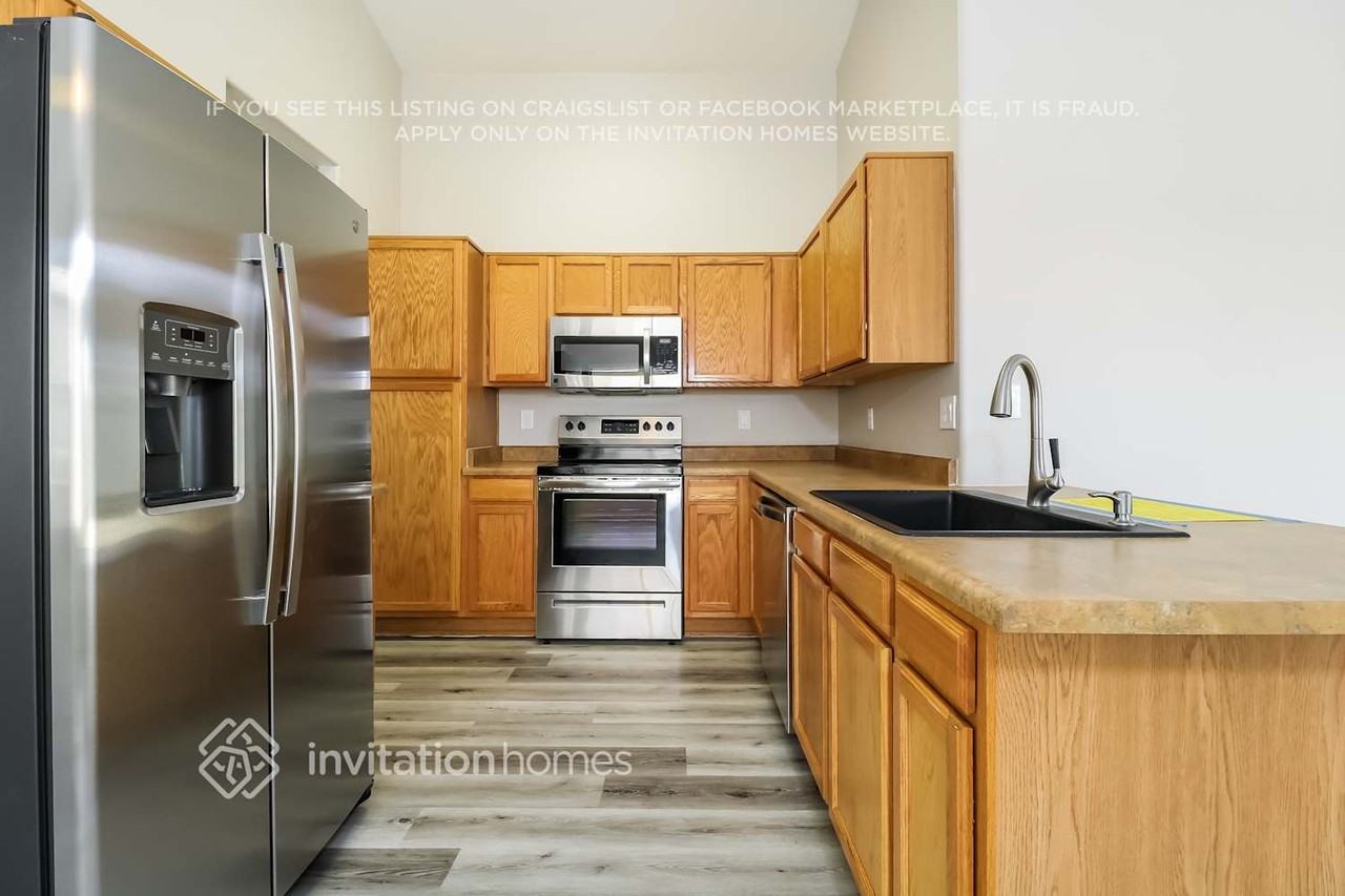 15842 W Madison St - Photo 5 of 15