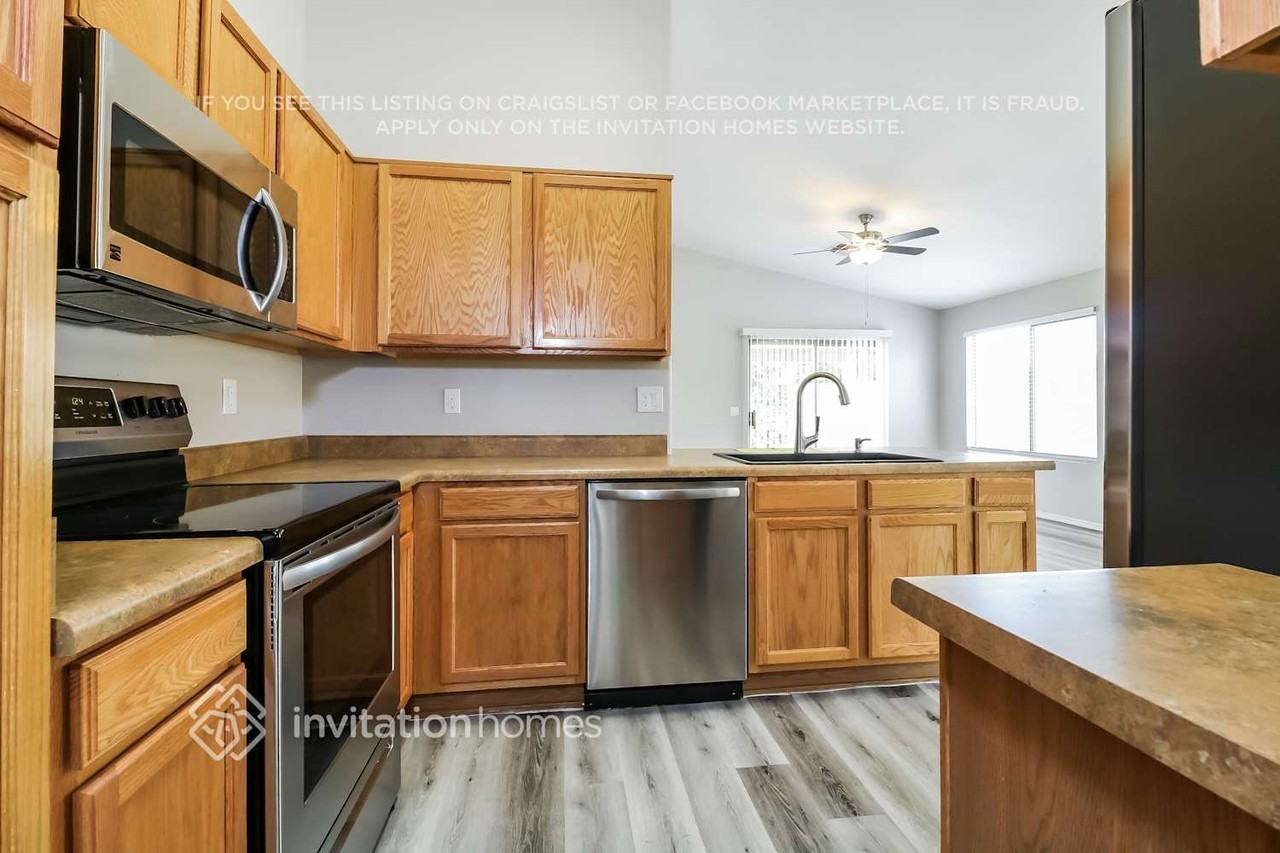 15842 W Madison St - Photo 6 of 15