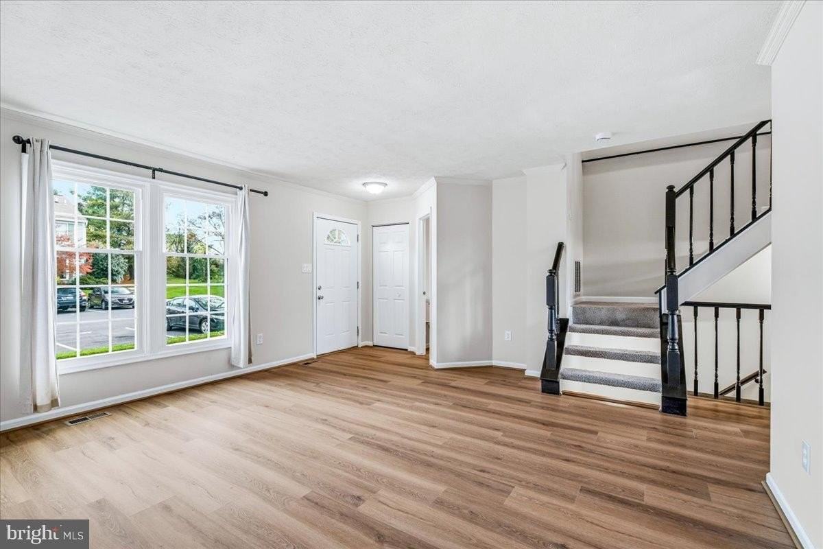 6234 N Steamboat Way - Photo 3 of 37