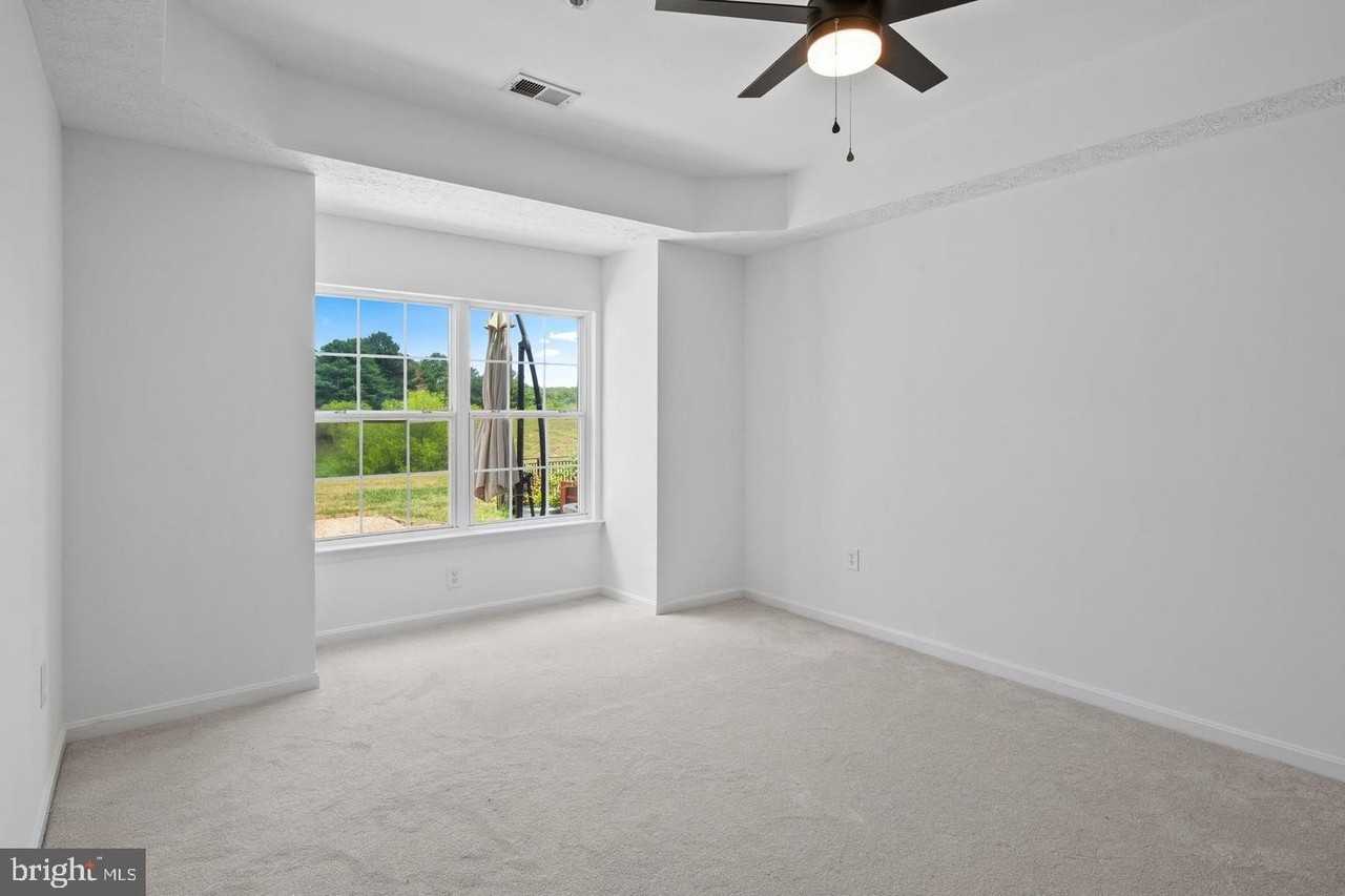 9002 Executive Club Dr - Photo 5 of 12