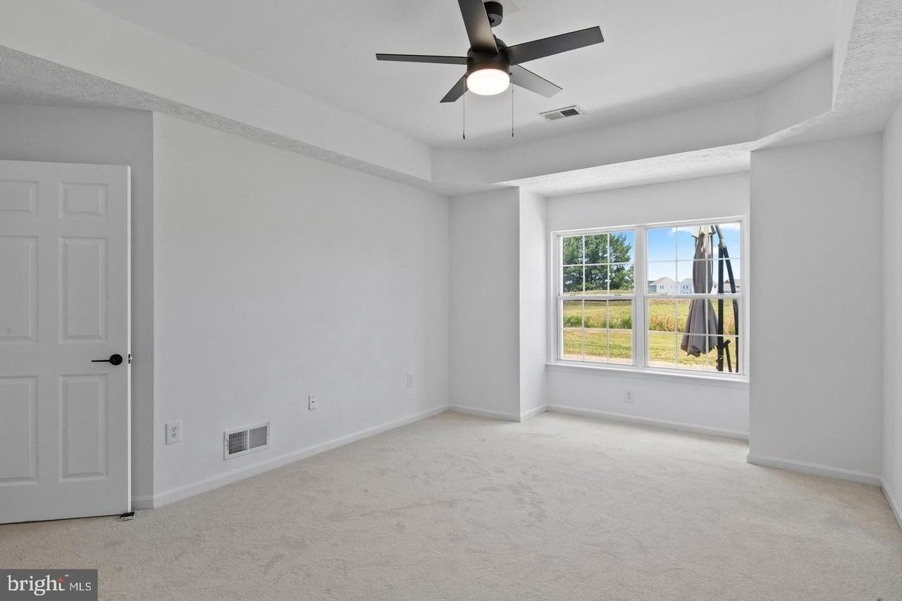 9002 Executive Club Dr - Photo 6 of 12